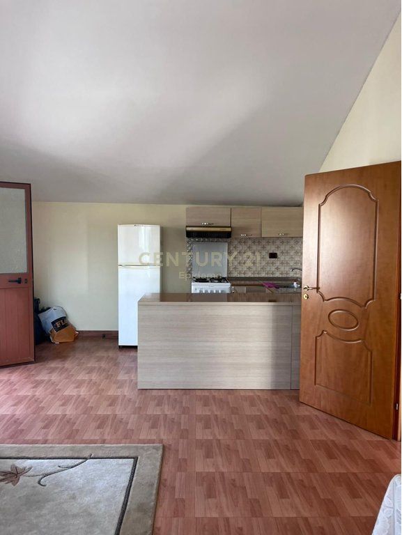 Kati 3 i Shtëpisë Private | 1+1 | 350€