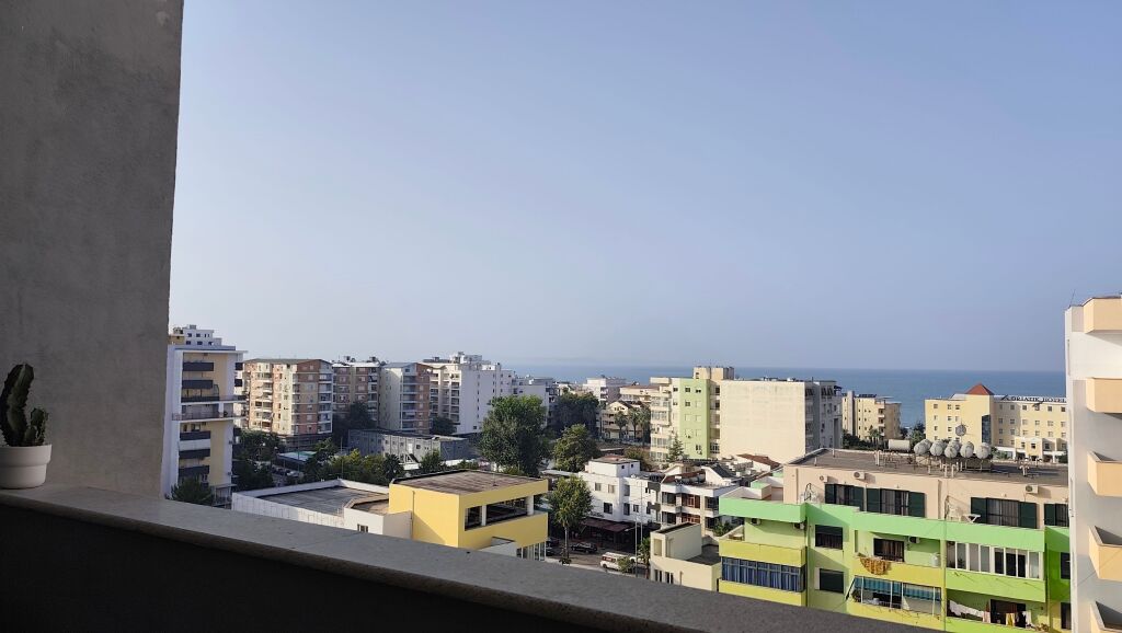 Appartamento luminoso di 73,1 m² vicino al mare a Durazzo — Parcheggio privato e ultimo piano