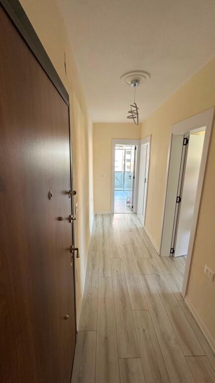Qera | Apartament 1 + 1 (bosh) | Oxhaku | 500 €/muaj