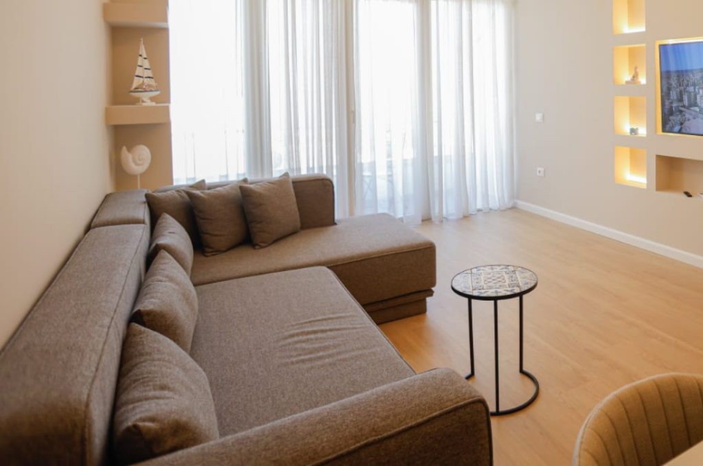 Apartment 2+1 for sale at Rrapi, Vlore, Cold Water, Lungomare.