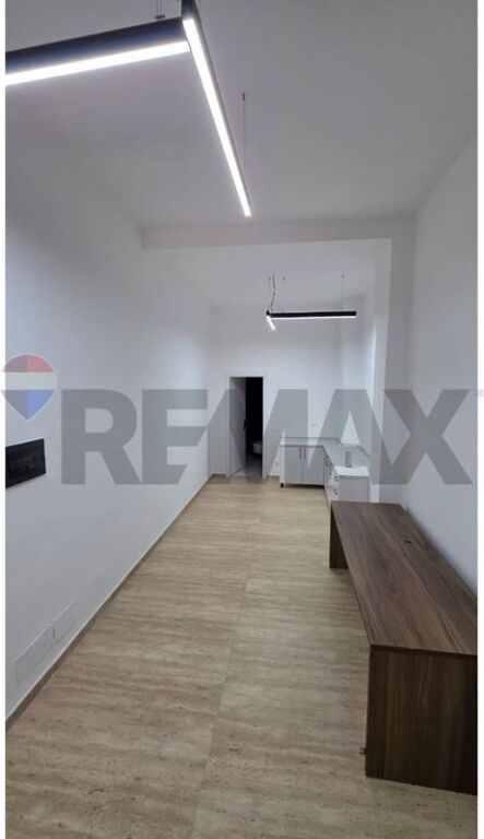 Ufficio - In Affitto - Pazari i Ri, Tirana