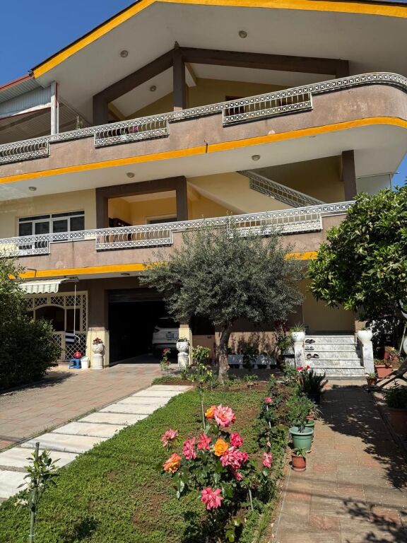 2nd floor villa for rent American Hospital Misto Mame