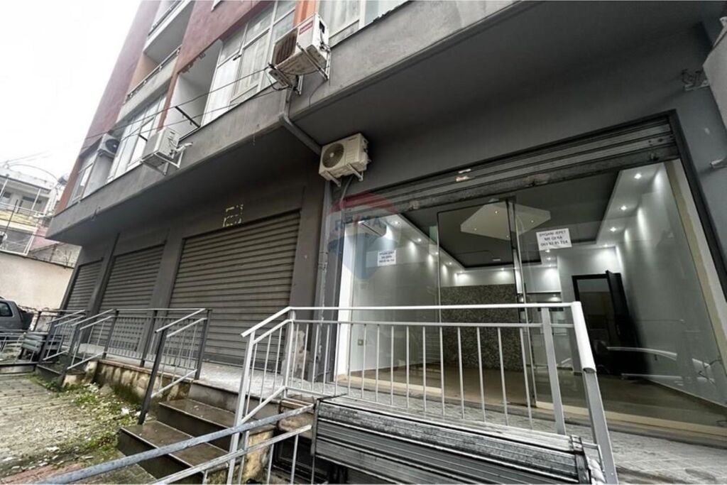 🏢 SHOP FOR RENT – NEAR THE AMBULANCE, VLORA