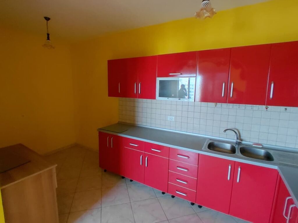 Apartament 1+1 ne Shitje Zogu i Zi, Prane Rrethrrotullimit ne Tirane ID 5419