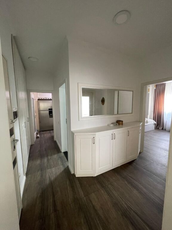 Qera | Apartament 2 + 1 | Rruga e Kavajës | 900 €/muaj