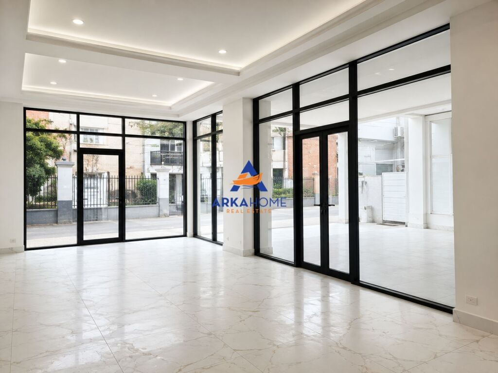 JEPET AMBIENT ZYRE ME QERA 45 M2 "PRANE KAFE FLORA, QENDER" 700 EURO