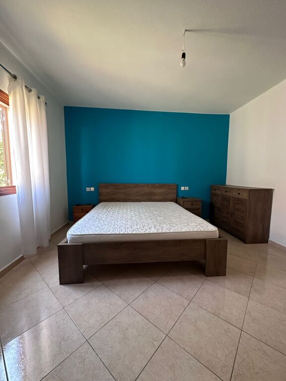Shitet shtëpi private te Fabrika e tullave Vlorë
