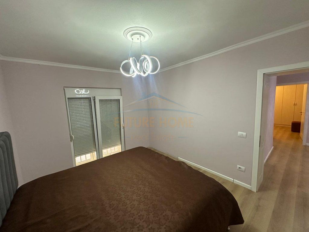 Rent Apartment 3+1, Electric Market, Tirana