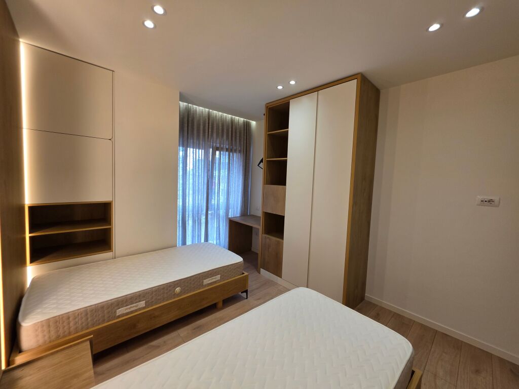 📣 QERA 🏡 SUPER Apartament 2+1+2  📍Zogu i Zi, 🛤 Rruga Dritan Hoxha ✨️  💵 Çmimi: 100.000 Lekë/Muaj