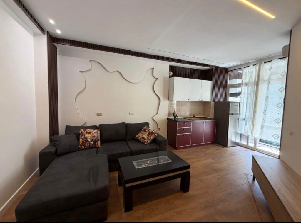 Shitet Apartament 1+1 te Shkembi Kavajes