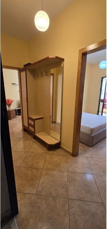 SHITET APARTAMENT 1+1 – PRANË BULEVARDI "ZOGU I PARE"!