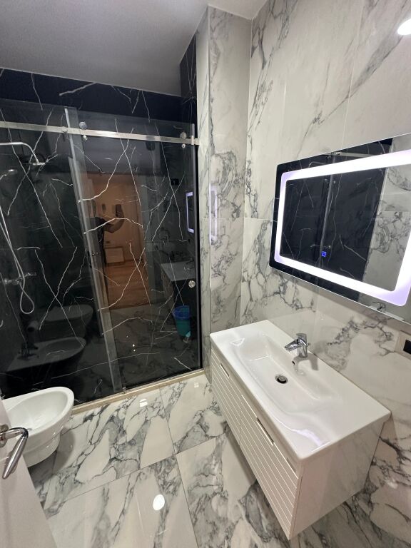 Astir / near the former customs. Luxury apartment 60,000 leke for rent