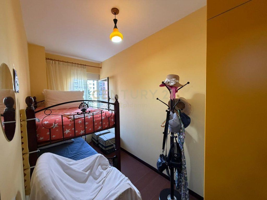 Apartment 2+1 for sale in Golem!