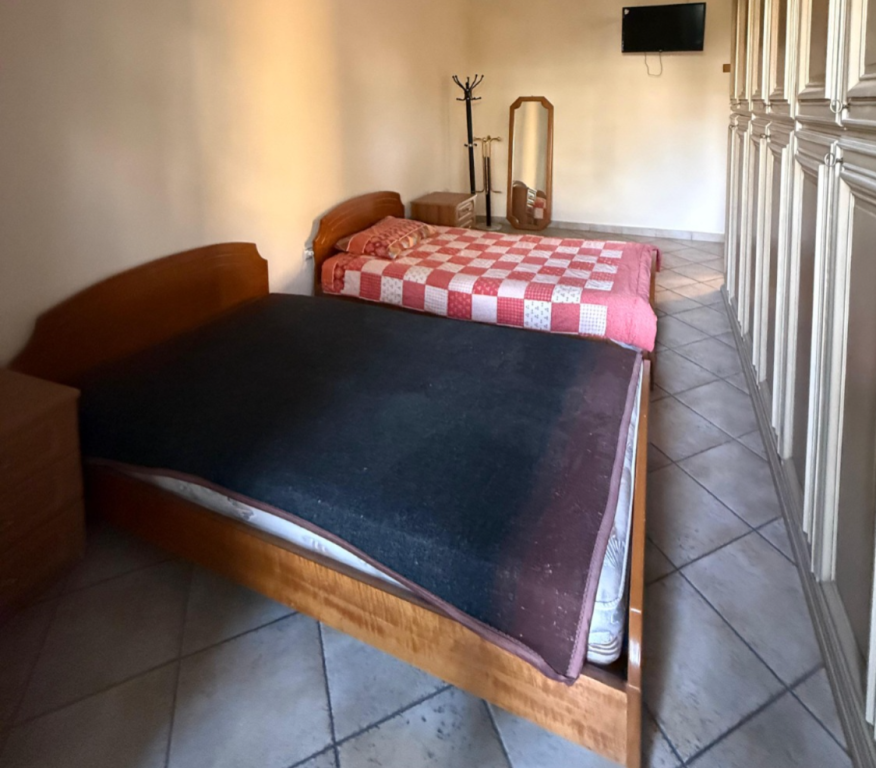 Shitet apartament 1+1 tek Kubi , Rruga Bardhyl , Xhamlliku , Brryli .