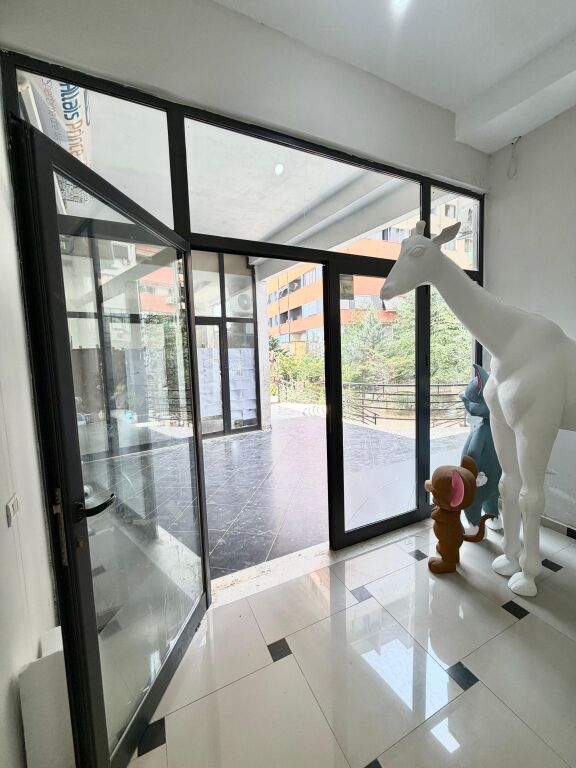 SHOP FOR RENT 40,000 ALL IN ASTIR