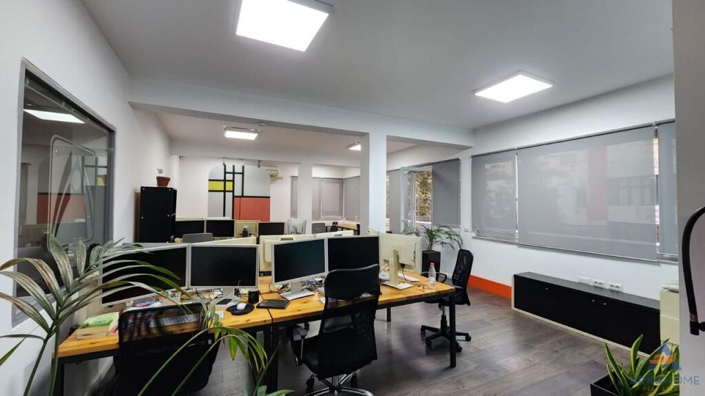 SI AFFITTO EDIFICIO PER UFFICI 900 M2 "BLLOK" 1500.000 LEKE