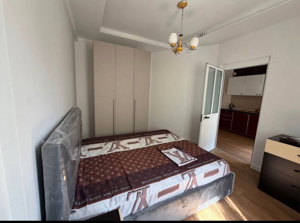 Shitet Apartament 1+1 te Shkembi Kavajes