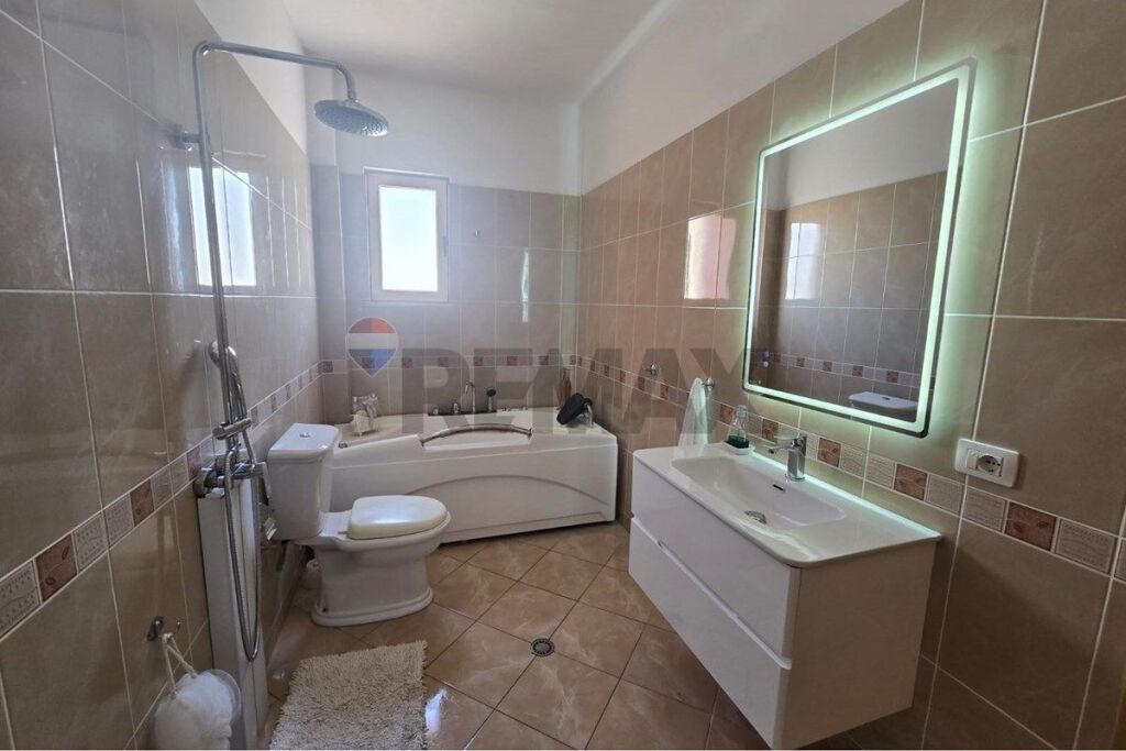 🏡 APARTAMENT 1+1 ME QIRA AFATGJATË – VLORË 🔑