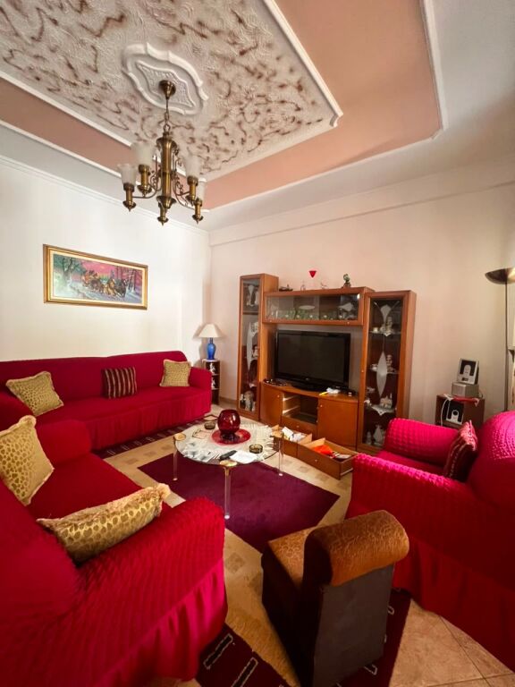 Jepet me qera apartament 2+1 ne Selite