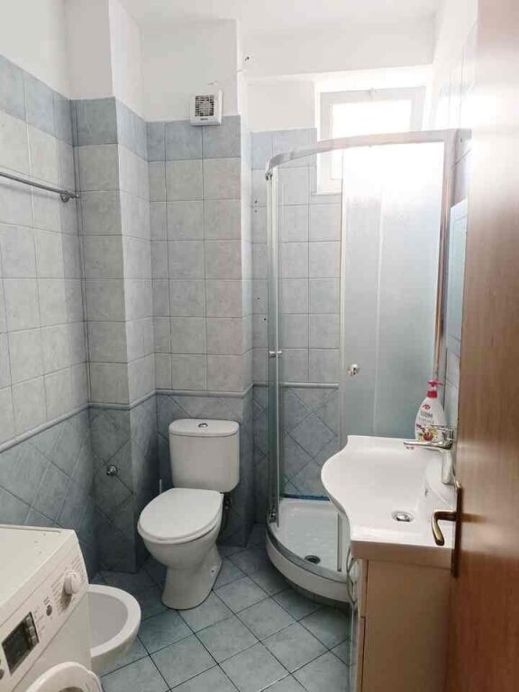 Apartament 1+1 me qira tek Rruga e Bogdaneve