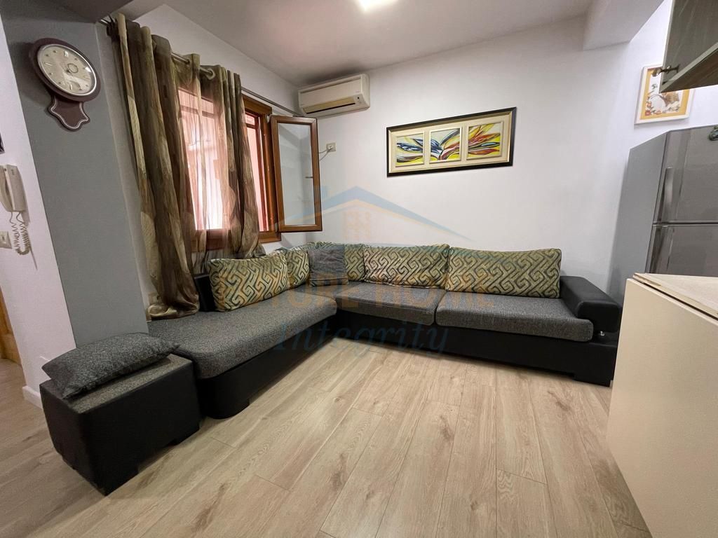 Affitto, Appartamento 2+1+Garage, Brryli, Tirana.