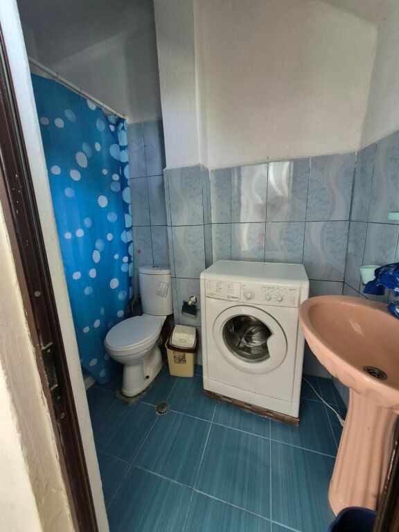 Apartament 1+1 per qera tek ish Frigoriferi !