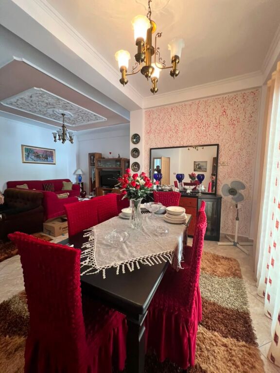 Jepet me qera apartament 2+1 ne Selite