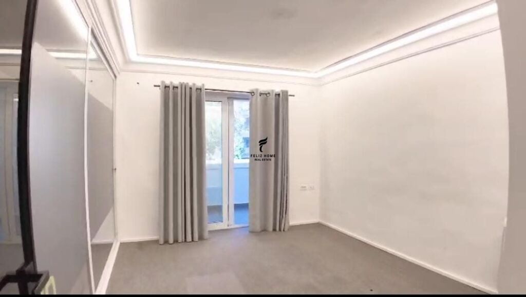 ZYRE ME QERA 130 M2 RRUGA E DURRESIT 140.000 LEKE FH-90718