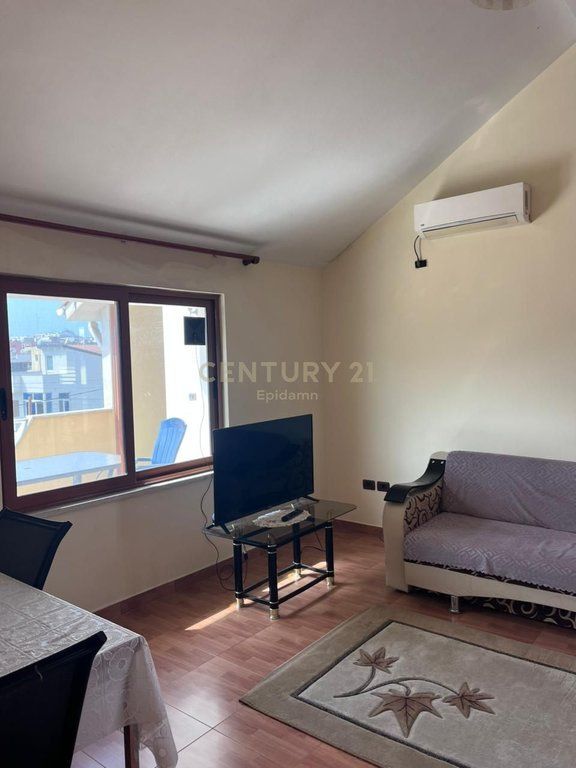 Kati 3 i Shtëpisë Private | 1+1 | 350€