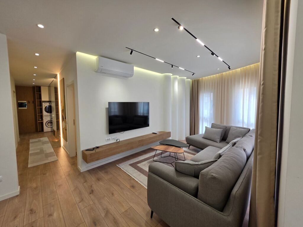 📣 QERA 🏡 SUPER Apartament 2+1+2  📍Zogu i Zi, 🛤 Rruga Dritan Hoxha ✨️  💵 Çmimi: 100.000 Lekë/Muaj