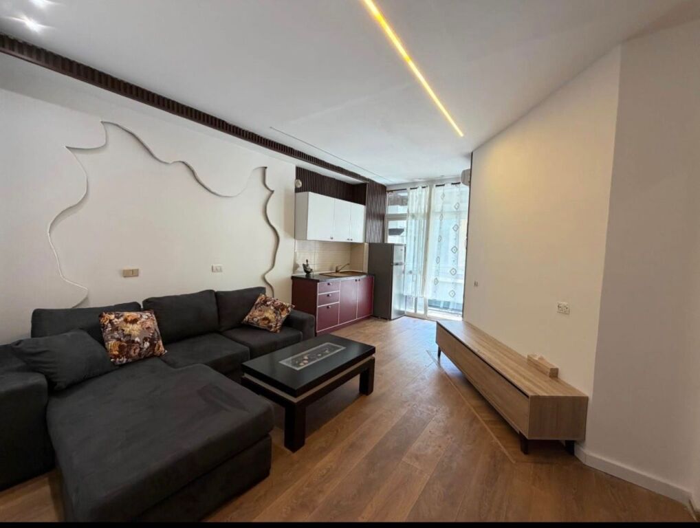 Shitet Apartament 1+1 te Shkembi Kavajes