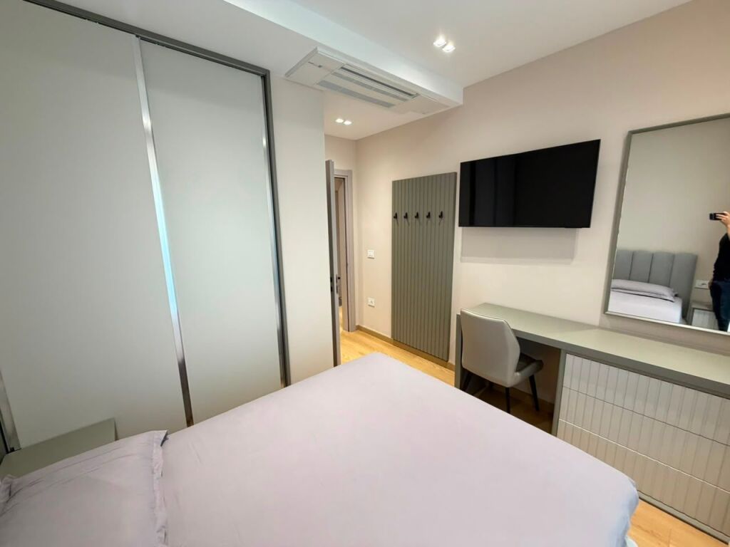 🏡 Jepet me qera Apartament 2+1+Post Parkimi  📍 Adresa : Zogu i zi 💵 Cmimi 1000€ me post parkimi