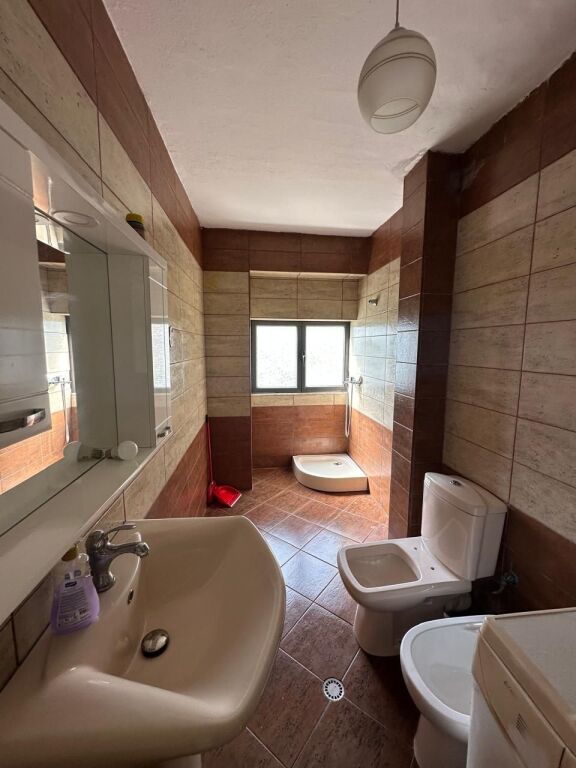 🏢Allias (Katrori)jepet me qera apartament,2+1,i mobiluar 50,000Leke