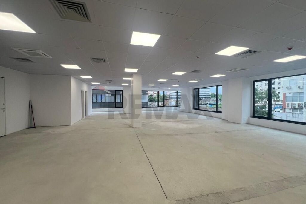 Office for Rent at the Delijorgji Complex!