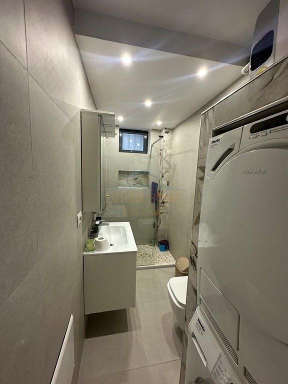 Rent Apartment 3+1, Electric Market, Tirana