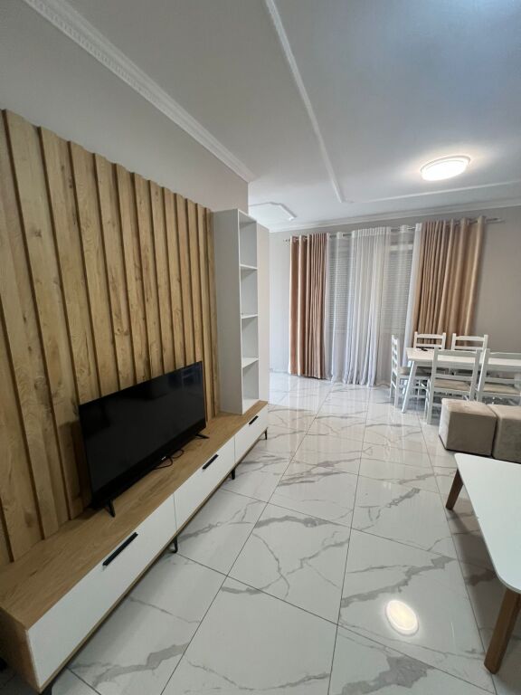 Apartament me qera 1+1