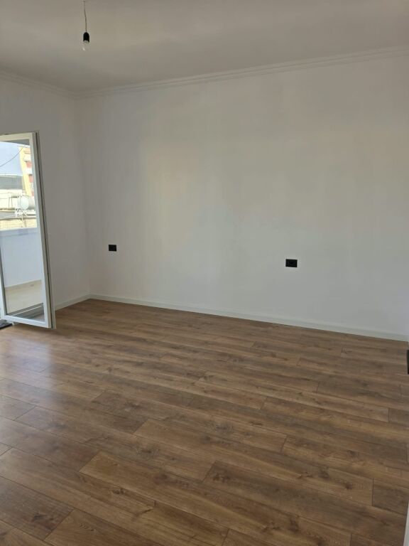 🏡 Apartment 1+1 for Sale  📍 Near Vasil Shanto School  💵 Price: 125,000 Euro (Negotiable)  