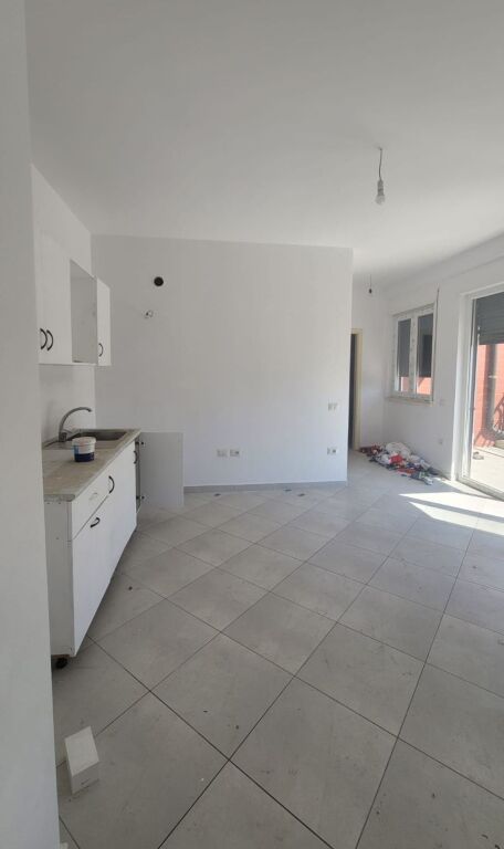 Jepet Me Qera Apartament 1+1+1 Ballkon