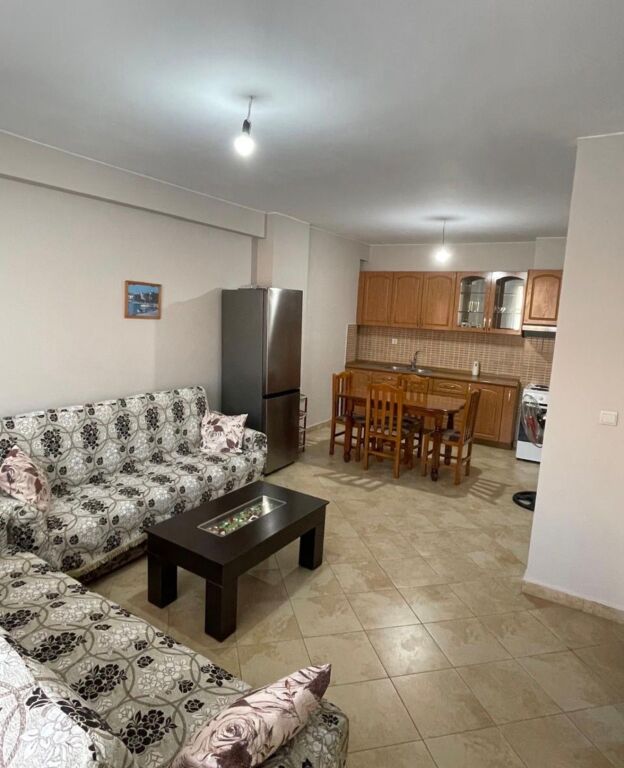 Jepet me qira apartament 2+1 në Misto Mame!
