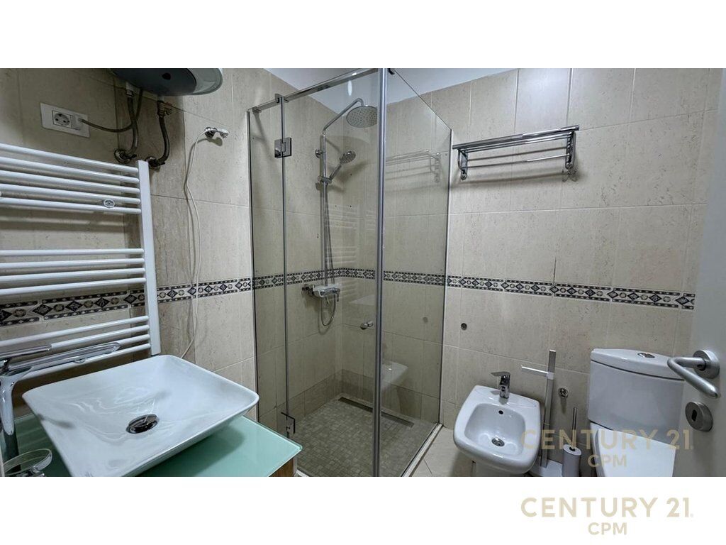 APARTAMENT 2+1+2 ME QIRA TEK KIKA 1 !