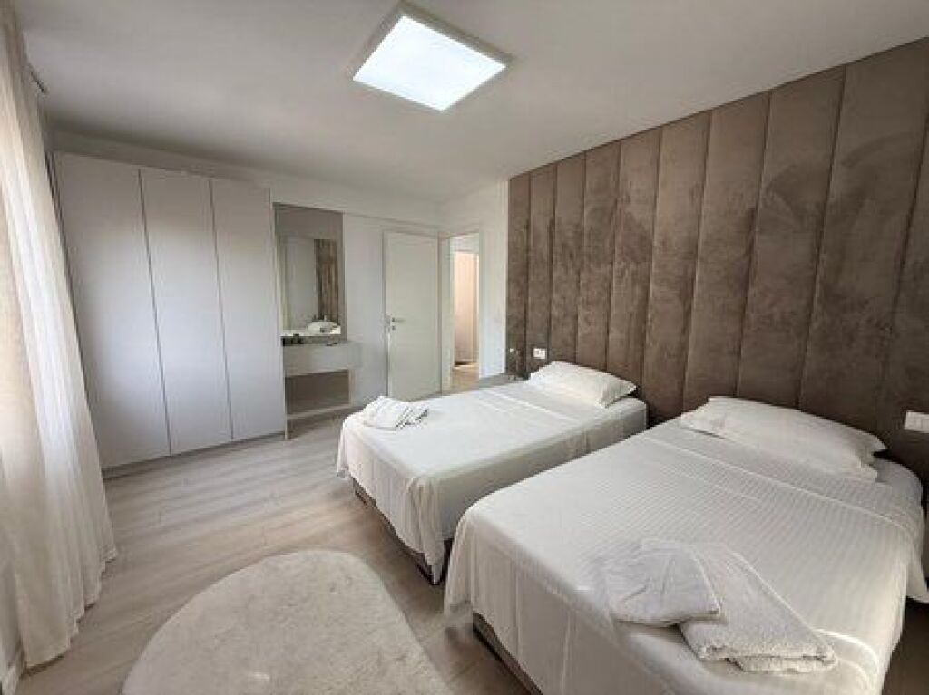 For sale, Apartment 3+1, Mine Peza Street, Tirana
