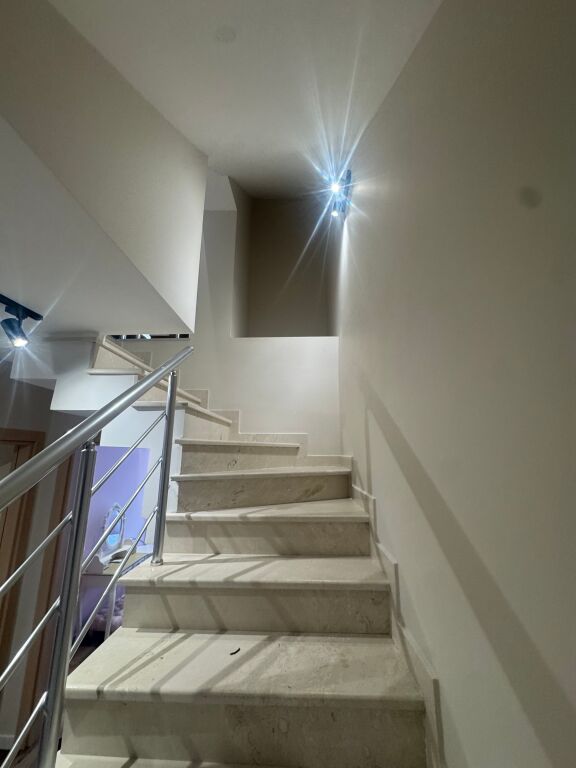 🏡 Per Qira DUPLEX EKSKLUZIV – KODRA E DIELLIT 2, TIRANË