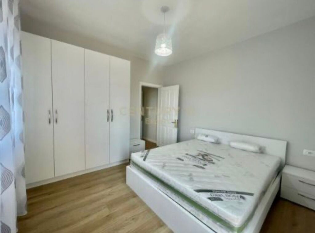 APARTAMENT 1+1 PER QIRA TEK MEDRESEJA E TIRANES !!