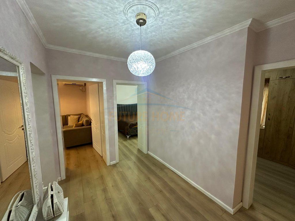 Rent Apartment 3+1, Electric Market, Tirana