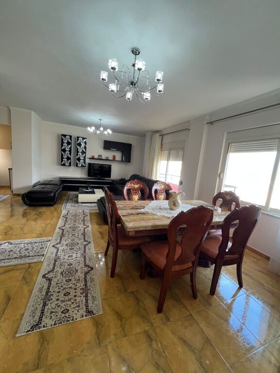 Apartament me Qira 2+1,prane kopshtit zoologjik
