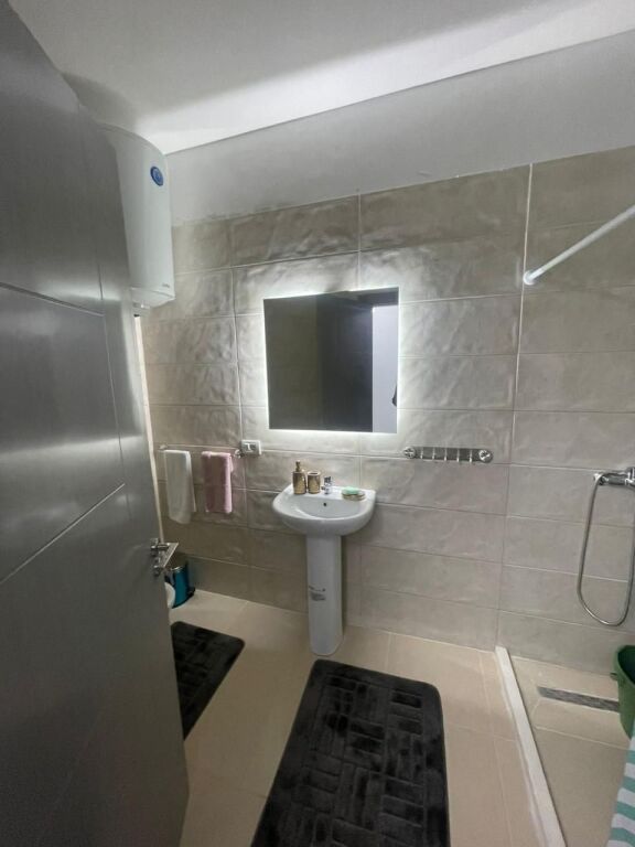 Qera | Apartament 3 + 1 | Rruga 5 Maji | 600 €/muaj
