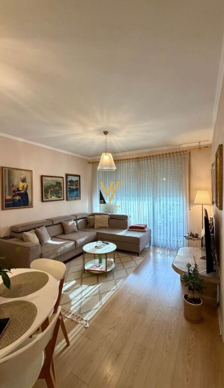 JEPET APARTAMENT 1+1+BLK ME QIRA TE FIORI DI BOSKO 70.000 LEKE