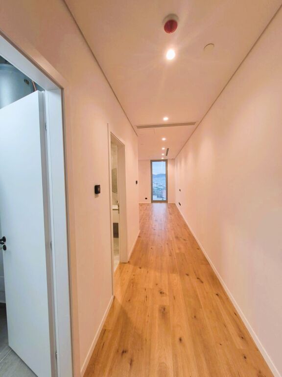 🏢 Jepet me qira zyrë premium – Downtown One Tirana🔥