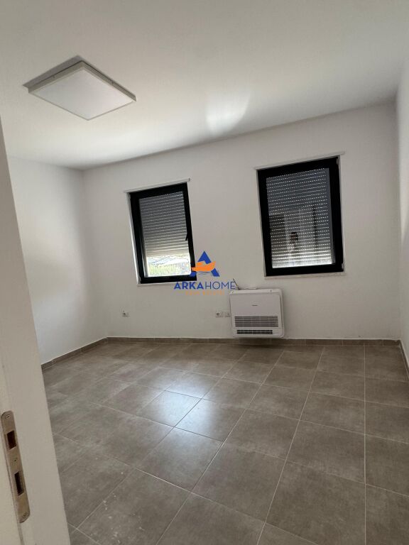 BUSINESS PREMISES FOR RENT 168 M2 "DRY LAKE" 1600 EURO