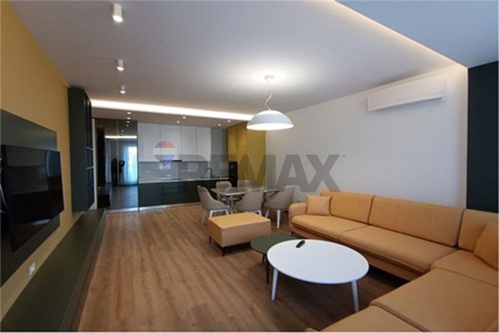 Apartment 2+1+2 plus Parking for rent at Zogu i Zi